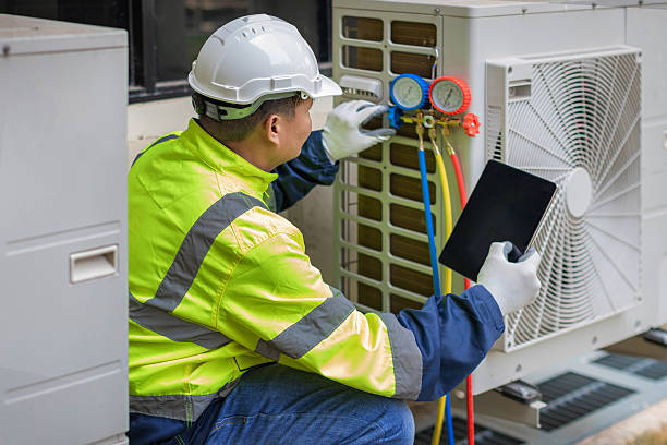 Professional Hvac technician working in Rockville, IN